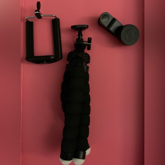 💸🛍️💲A L E 🛍️💸
 • Phone Tripod w/ Fish-eye Camera Phone Lens Attachment 📸 - Picture 2 of 7